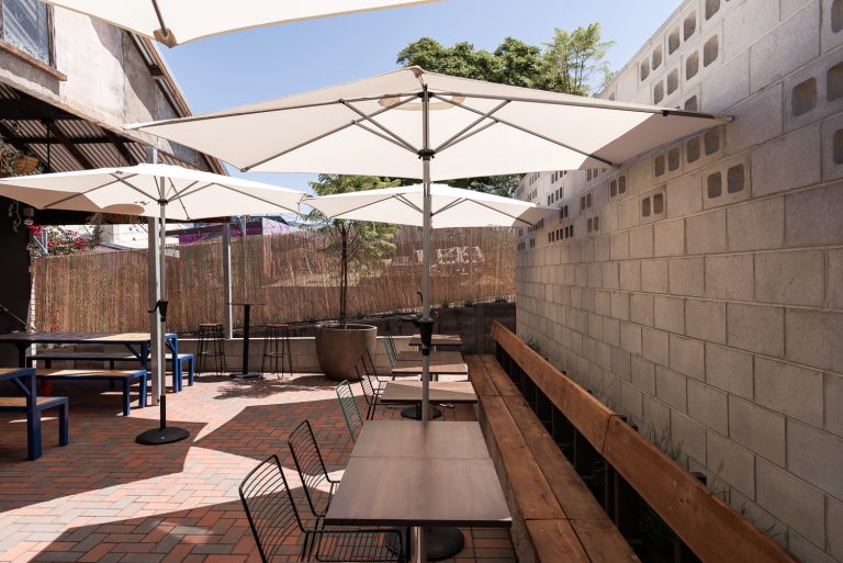 19-courtyard-umbrellas-King-Somm-Bayswater-Architect-designed-by-Robeson-Architects-Perth
