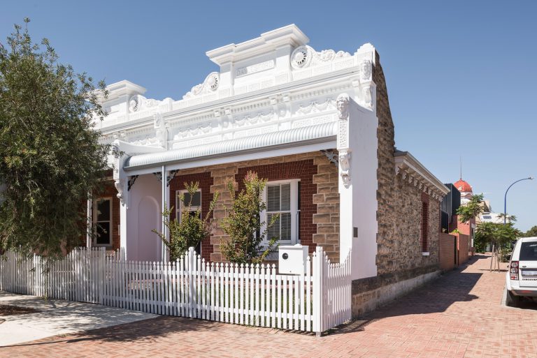 2-heritage-frontage-King-George-heritage-renovation-Fremantle-residential-achitecture-by-Robeson-Architects