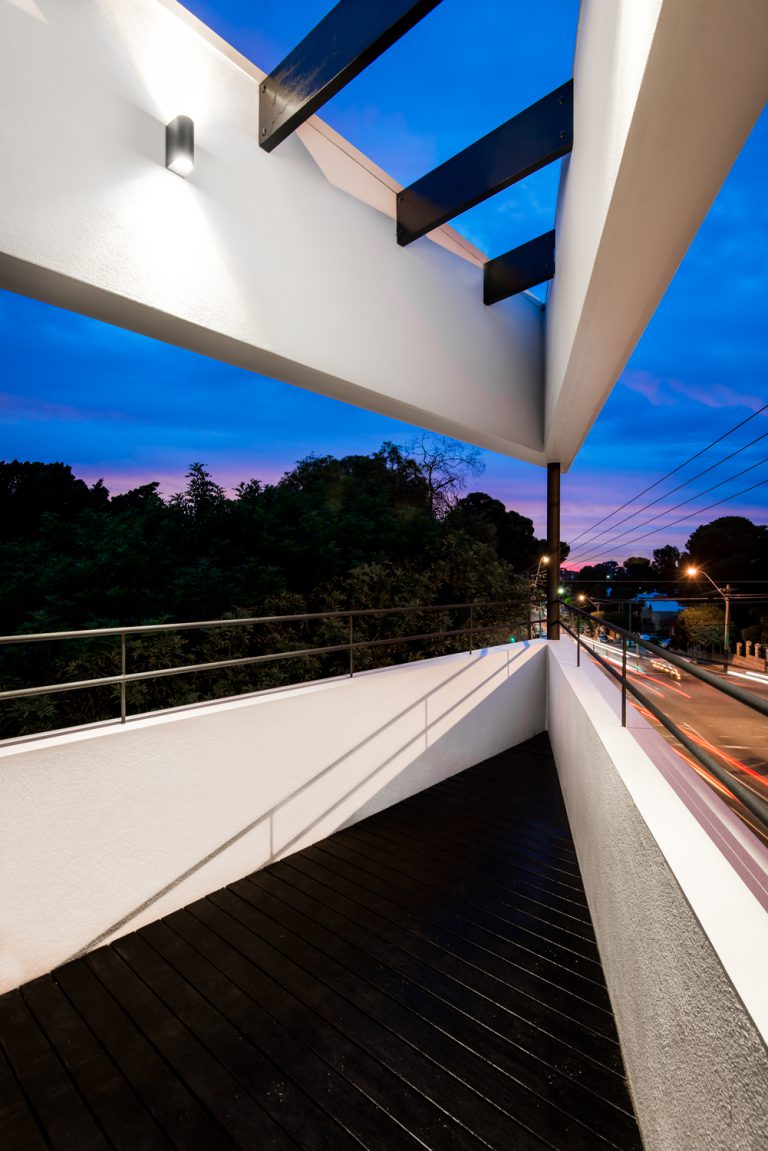 26-Triangle-House-balcony-evening-Mount-Lawley-architect-by-Robeson-Architect